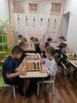 играем в шахматы играем в шахматы.